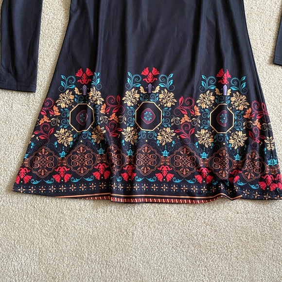 Exclusive Long Sleeve Back Dress with Colorful Trim - Medium - Picture 3 of 10